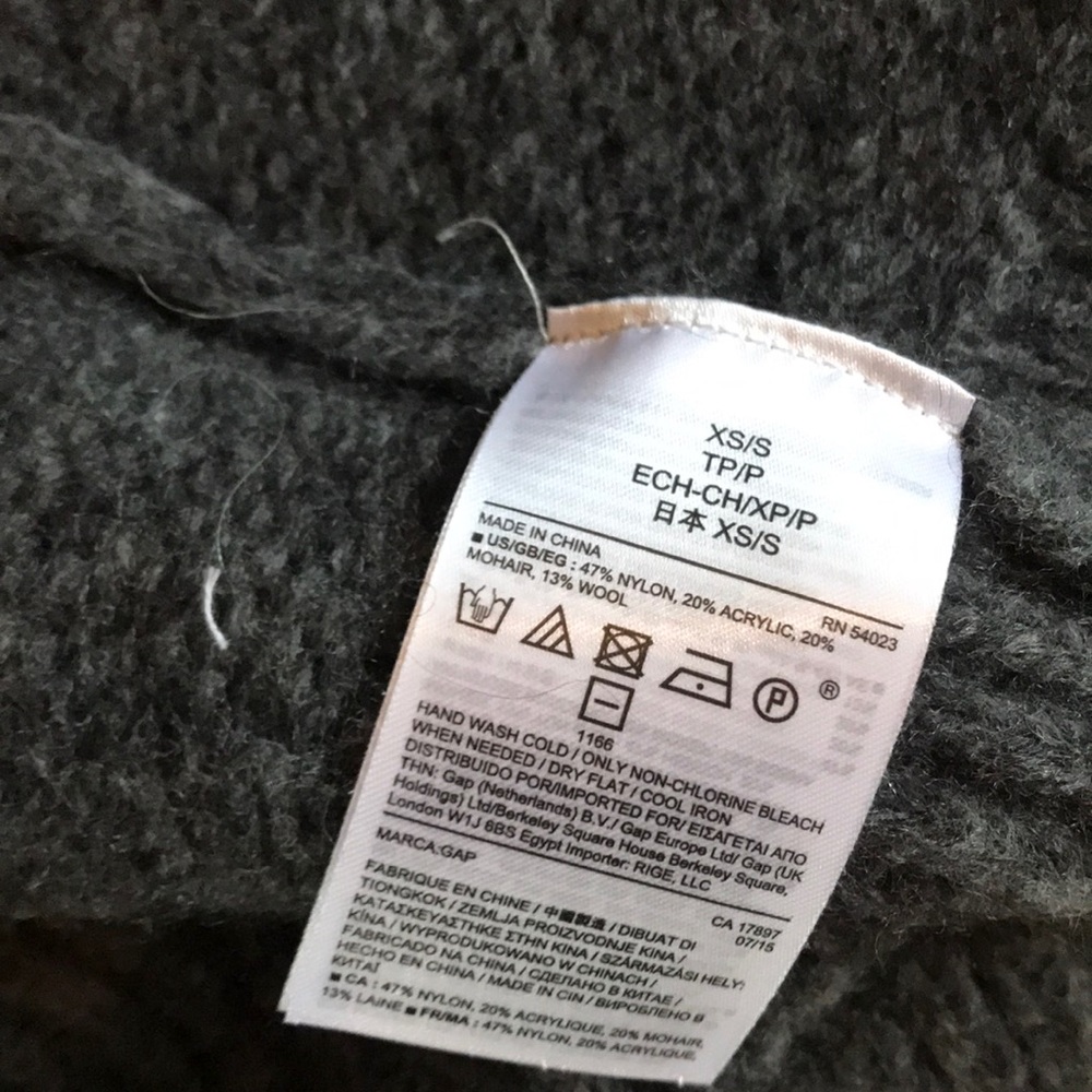 Cardigan Maternity Gap Sweater. - Picture 3 of 3